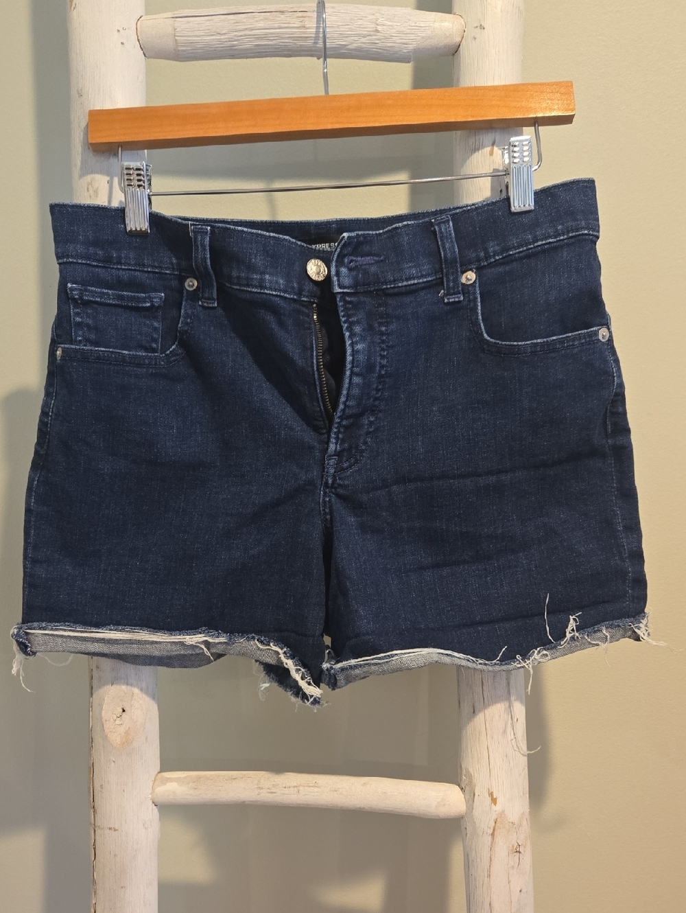 Express Dark Blue Raw-Hem Denim Shorts. Size 8 Midrise